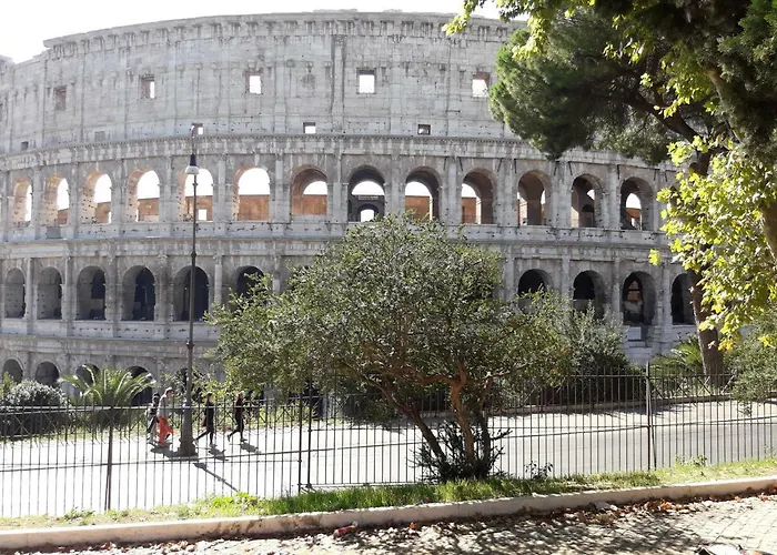 La Romantica Al Colosseo Апартаменты *